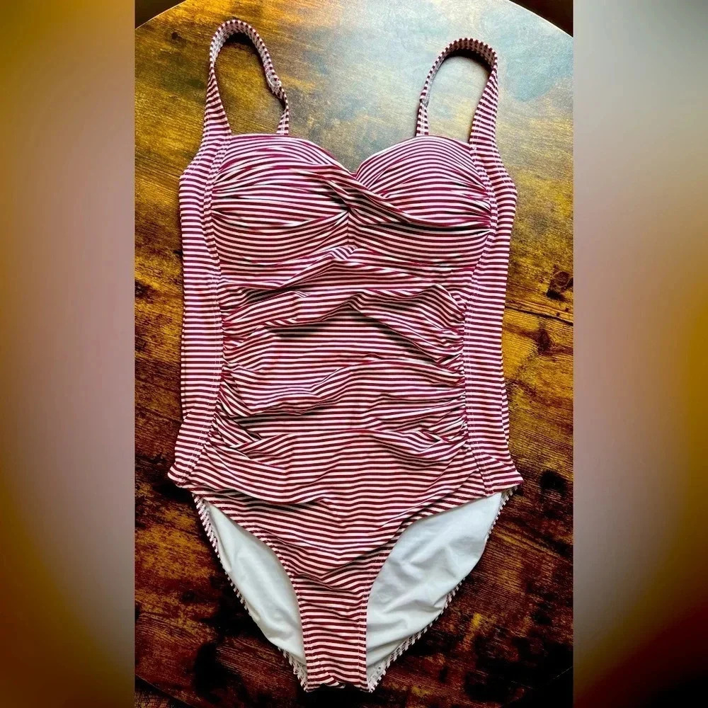 NIPTUCK SWIM | women’s one piece bathing suit. Size: 8.
